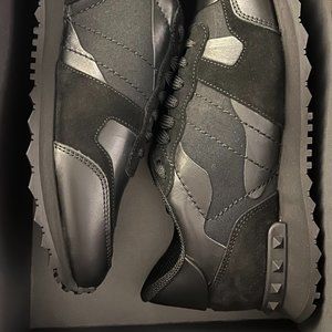 Valentino Garavani Camo Rockrunner Sneakers Black